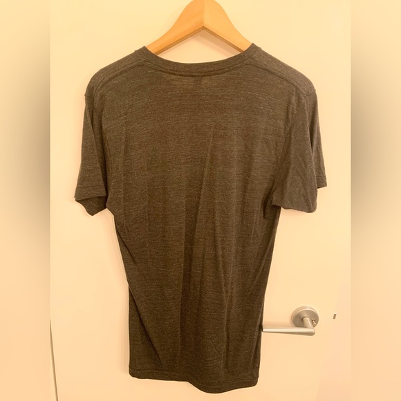 TORONTO YYZ T-SHIRT GREAT CONDITION - Picture 2 of 3